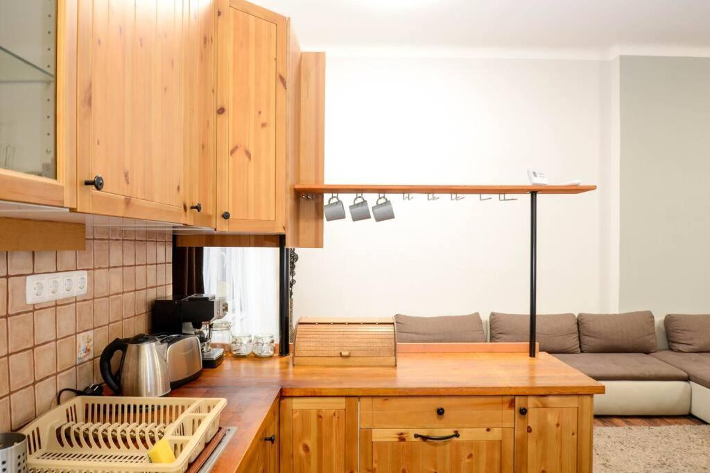 Famous Kiraly Street At Large 3Br 10Ppl @ Central 布达佩斯 外观 照片